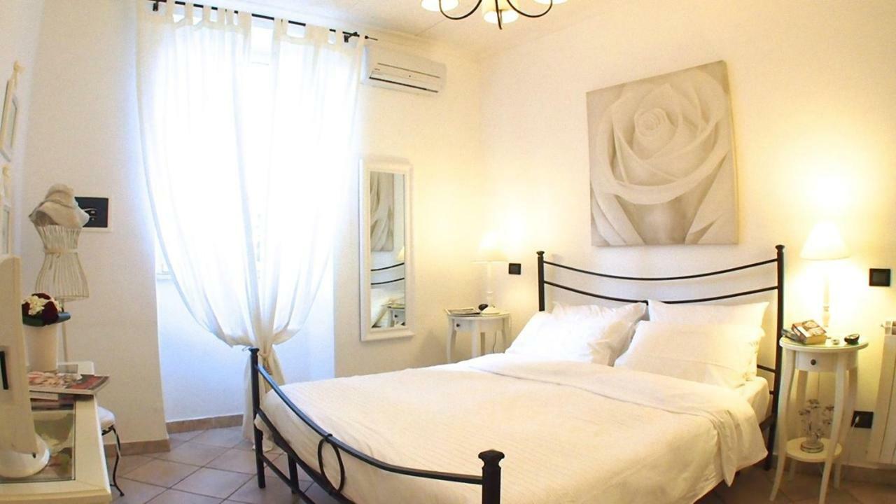 La Piazzetta Di Roma Villa Bagian luar foto