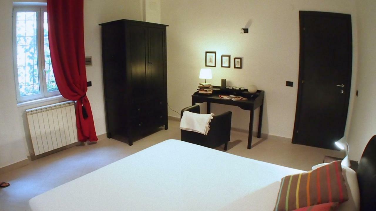 La Piazzetta Di Roma Villa Bagian luar foto